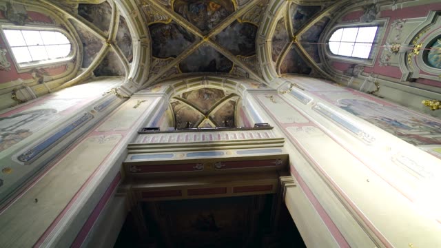Interior-de-la-antigua-catedral-de-la-asunción-de-la-Santísima-Virgen-María.