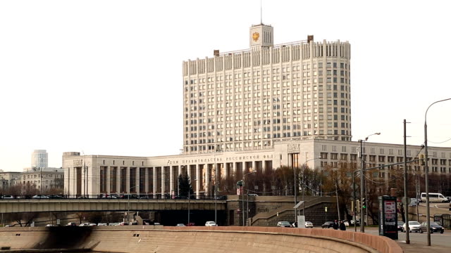 Edificio-del-gobierno-ruso-en-Moscú