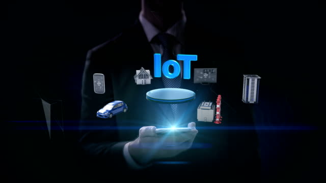 Empresario-toque-teléfono-inteligente,-móvil,-Smart-House,-Factory,-Edificio,-Coche,-Móvil,-sensor-de-Internet-conectar-'IoT',-película-4k.