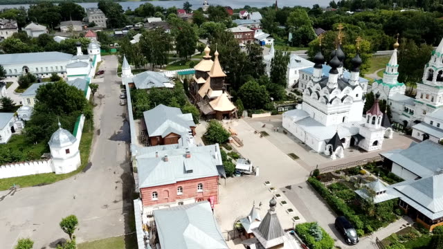 russian-landmark-Trinity-and-Annunciation-Monasteries