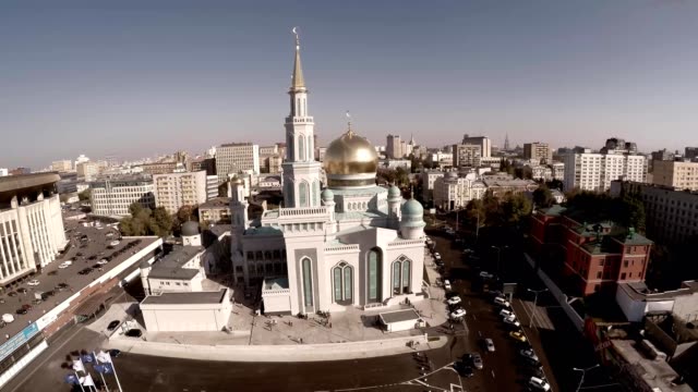 Aerial-shot-of-Moscow-Cathedral-Mosque.-New-religion-construction-in-Russia.-Largest-in-Europe.-Unique-aerial-quadcopter-footage.-Moscow-Cathedral-Mosque,-Russia.-The-main-mosque-in-Moscow,-new-landmark.