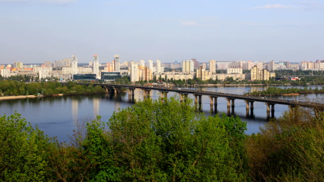 View-to-the-left-bank-of-Kiev,-Ukraine