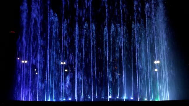 Abends-Blick-auf-bunte-vocal-Montjuic-Brunnen