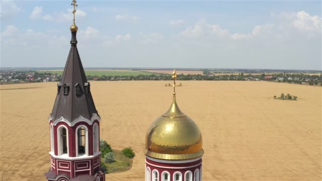 Luftaufnahme-der-neuen-orthodoxen-Kirche