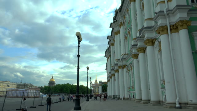The-palace-square-in-st.-Petersburg.4K.