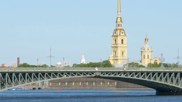 Close-shot-of-Trinity-(Troitsky)-bridge-and-the-chapel-of-Peter-and-Paul-Fortress-in-the-summer---St-Petersburg,-Russia