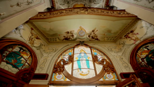 Beautiful-interior-of-the-church