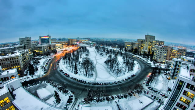 Ciudad-de-Kharkiv-desde-arriba-de-día-a-noche-timelapse.-Ucrania