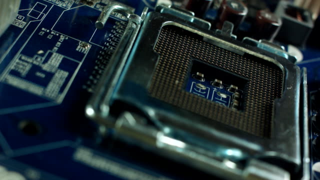 CPU-Sockel-und-Prozessor-auf-der-Hauptplatine.-Fokus-auf-dem-motherboard