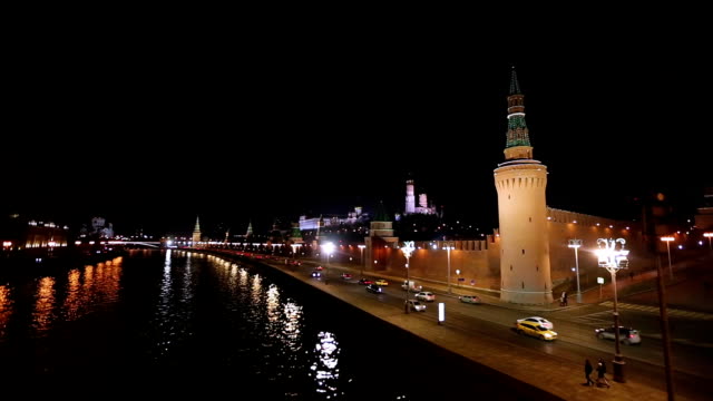 timelapse-nocturno-Moscú-y-el-Kremlin