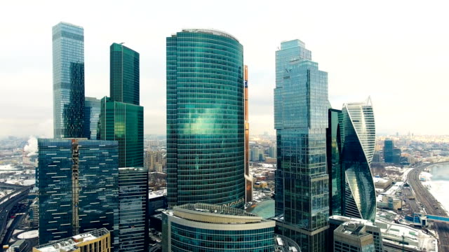 Toma-aérea-de-los-rascacielos-del-Centro-Internacional-de-negocios-de-Moscú.