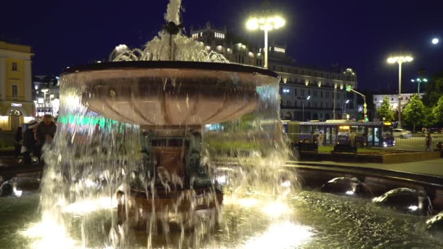 Moscow,-Russia.-Night-walk-around-the-fountain-on-Teatralnaya-Square