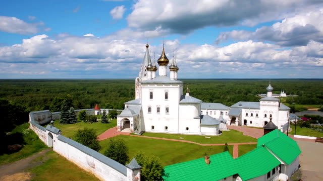 Antenne,-erschossen-Dreifaltigkeits-Kathedrale-in-Gorokhovets,-Russland