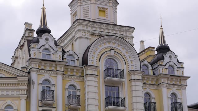 Panoramic-view-historic-building-in-Kyiv,-Ukraine.-Slow-motion.