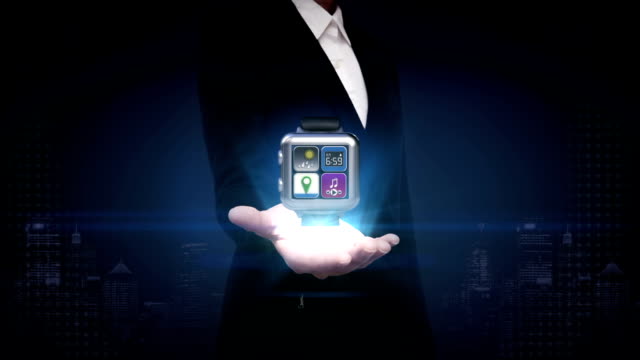 Empresaria-abrir-palm,-smart-watch-de-uso,-acceso-a-servicios-de-computación-en-nube.
