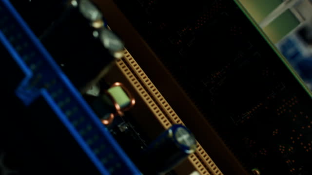 Memoria-RAM-en-el-tablero-de-la-computadora