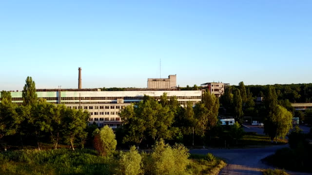 Stillgelegte-Fabrikgebäude