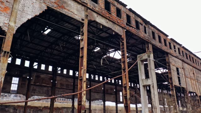 Abandoned-ruined-industrial-factory-building,-ruins-and-demolition-concept.