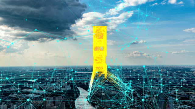 ciudad-hiperlapso-Ciudad-aérea-conectada-a-través-de-5G.-Concepto-de-tecnología-de-iconos-de-computación-en-la-nube,-red-inalámbrica,-tecnología-móvil-y-comunicación-de-datos,-inteligencia-artificial,-Internet,-4K
