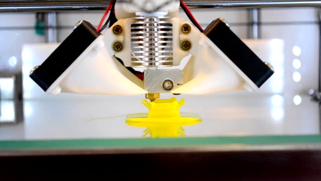 printing-3D-printer-closeup
