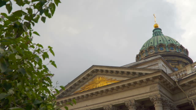Kuppel-des-Kasan-Kathedrale-in-St.-Petersburg