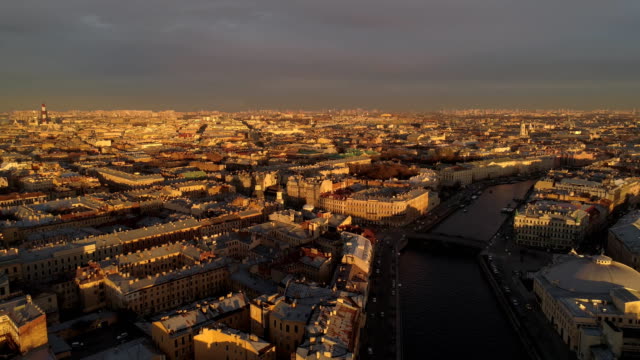 Den-Dächern-von-St.-Petersburg-Luftbild-Drohne