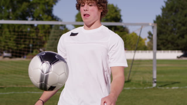 Juggle-soccer-ball