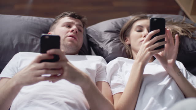 Using-Phone-in-Bed