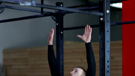 Man-Grabbing-Bar,-Guy-Doing-Pulling-Up-Exercise-During-Workout-Training-At-Gym