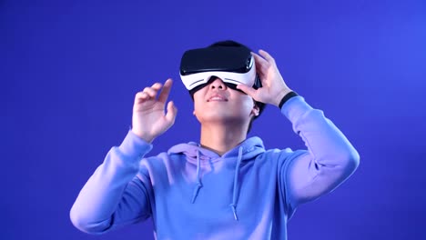 Augmented-Reality-und-Virtual-Reality.-Verbindung,-Technik,-neue-Generation,-Fortschrittskonzept