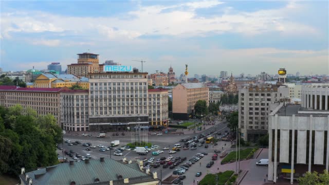Aerial-view-of-European-Square,-Kyiv