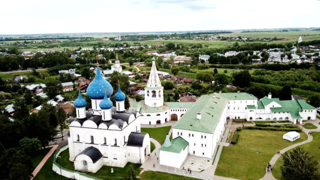 Kremlin-de-Suzdal-con-Catedral-de-la-Natividad-en-la-ciudad-rusa-de-Suzdal