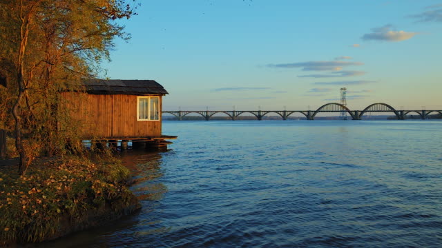 House-on-the-banks-of-the-Dnieper-River