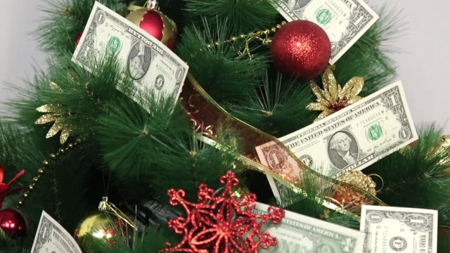 Papiergeld-auf-einem-Weihnachtsbaum.