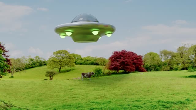 UFO-abducción-alienígena-vaca-OVNI-objeto-volador-no-identificado-extranjeros-cerca-encuentran-4k