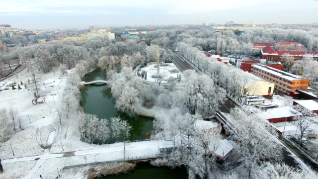 Aerial:-Snow-covered-public-park-in-Kaliningrad,-Russia
