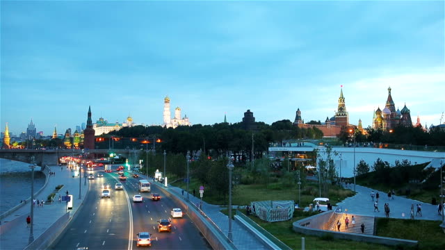 Panoramic-view-of-Moscow-landmark-during-sunset-from-Zaryadye-Park