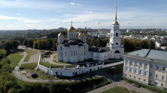 Himmelfahrts-Kathedrale-in-der-Stadt-Wladimir