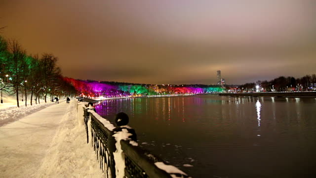 Christmas-(New-Year-holidays)-decoration-in-Moscow-(at-night),-Russia---Vorobyovskaya-Embankment-of-the-Moskva-river-and-Sparrow-Hills (Vorobyovy-Gory)