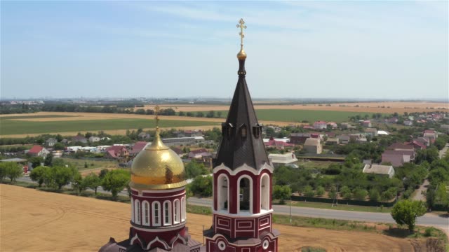 Luftaufnahme-der-neuen-orthodoxen-Kirche