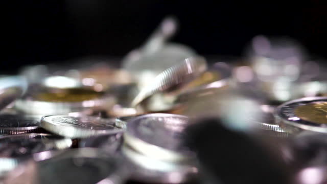 Slow-motion-falling-coin