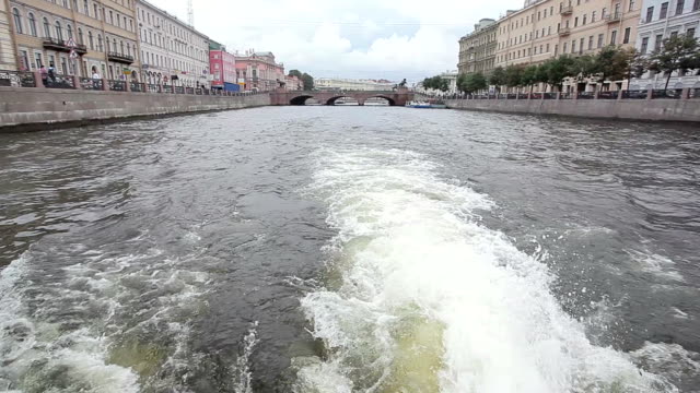 Tourist-Trip-in-St-Petersburg-City-Russia
