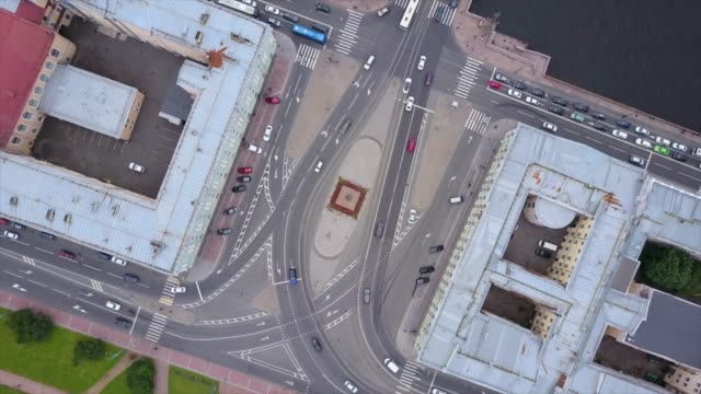 Russland-Sankt-Petersburg-Suvorovskaya-quadratischen-Verkehr-aerial-Panorama-4k-Abend