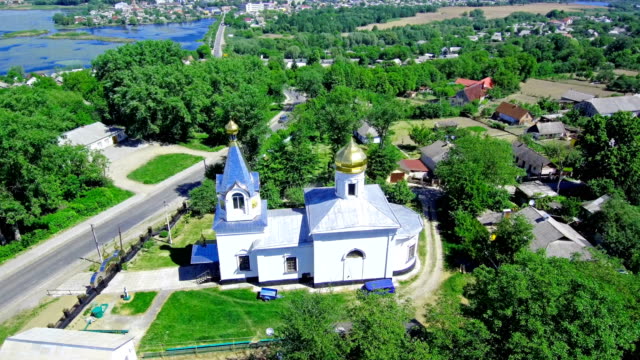 Orthodoxe-Kirche-Blick-aus-der-Luft-Ukraine