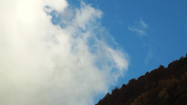 montaña-en-las-nubes