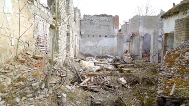 Großen-beschädigten-Häusern-in-der-Ukraine-aus-dem-Krieg