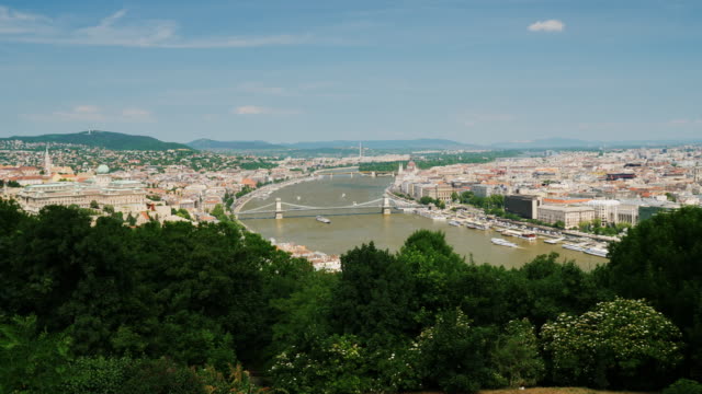 Panorama-de-la-ciudad-de-Budapest,-Hungría.-Una-de-las-ciudades-más-bellas-de-Europa