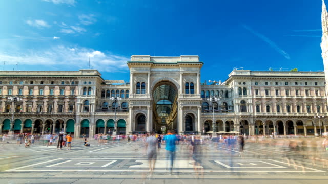 Die-Galleria-Vittorio-Emanuele-II-Timelapse-Hyperlapse-auf-der-Piazza-del-Duomo-Cathedral-Square