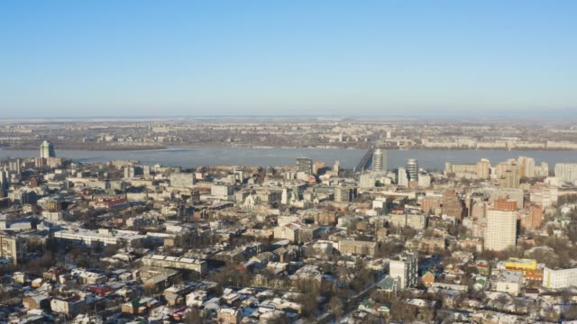 Vista-aérea-urbana-de-Dnipro-skyline-de-la-ciudad.-Fondo-de-paisaje-de-invierno.