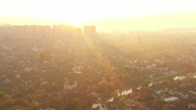 4k-Morning-fog-at-dawn-in-Kiev.-Osorky-district.-Pastel-colors